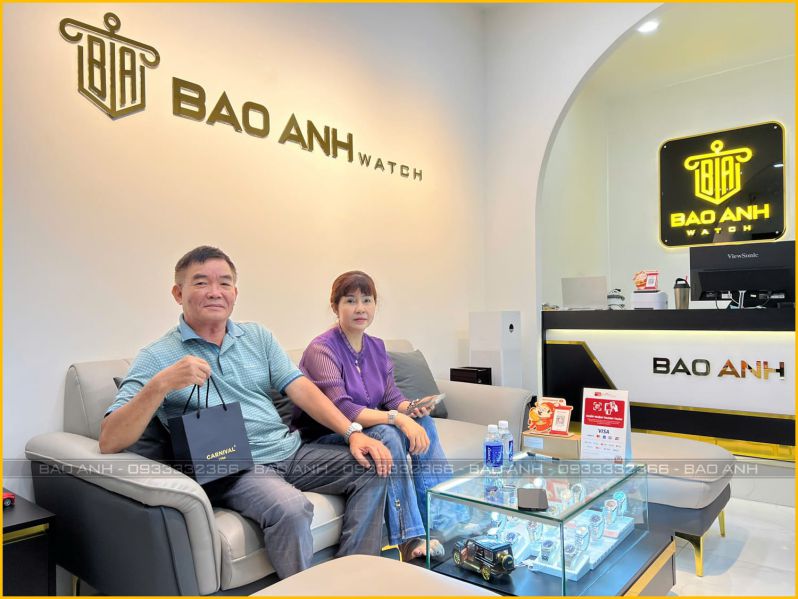 Khách mua carnival tại baw